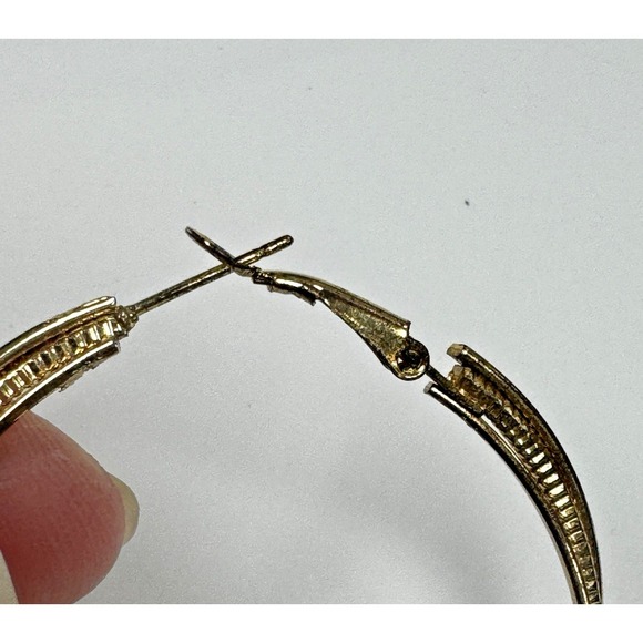 Goldtone Gold Tone Hoop Earrings Classy Old Money Quiet Luxury Costume Jewelry - Picture 8 of 8